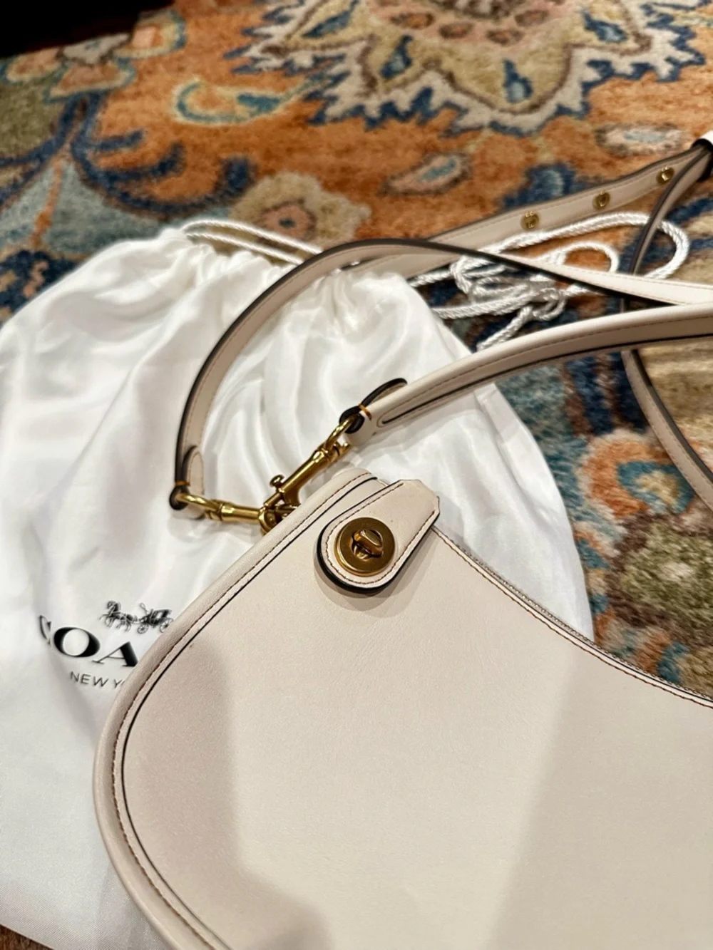 🤍Coach Swinger Bag🤍 - Picture 10 of 13